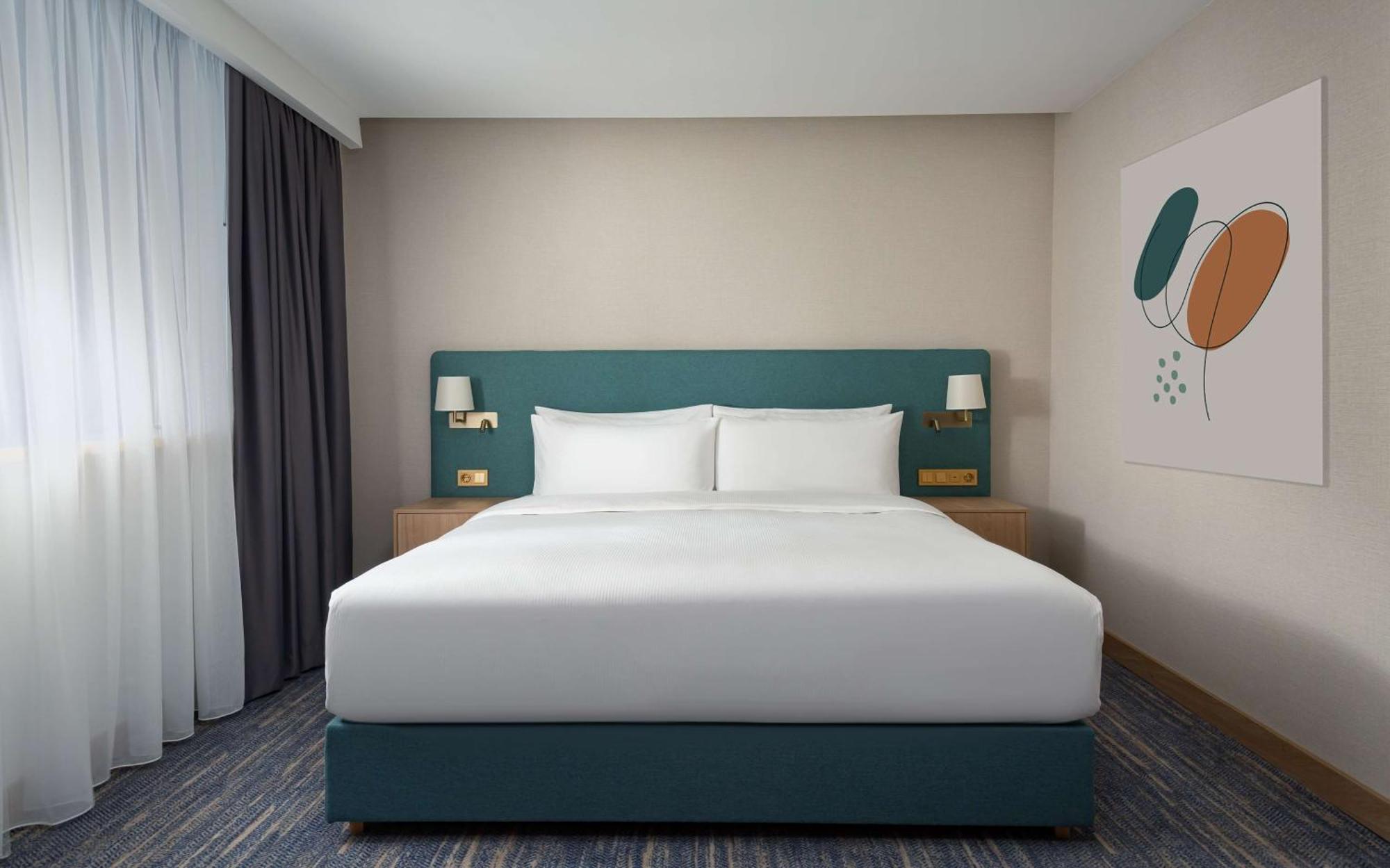 Doubletree By Hilton Shymkent Otel Dış mekan fotoğraf