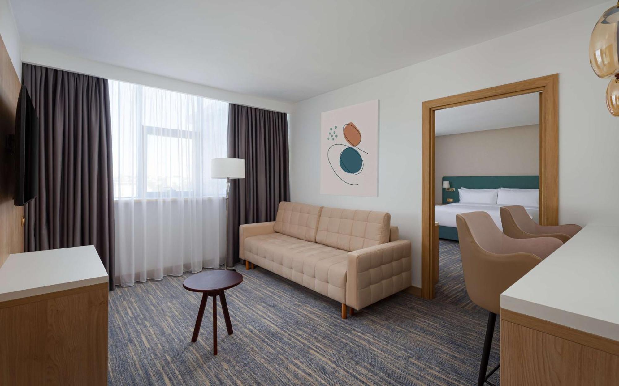 Doubletree By Hilton Shymkent Otel Dış mekan fotoğraf