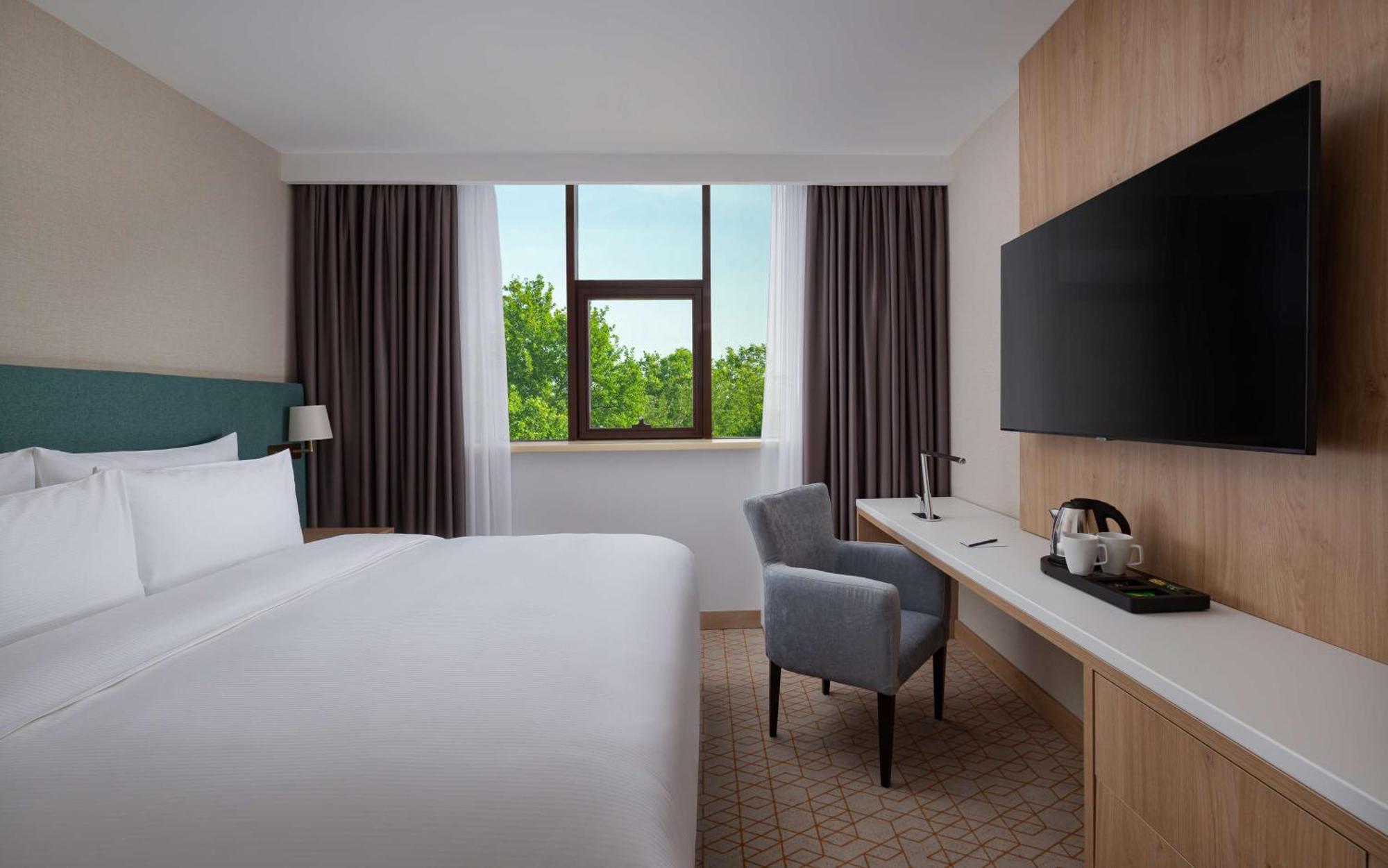 Doubletree By Hilton Shymkent Otel Dış mekan fotoğraf