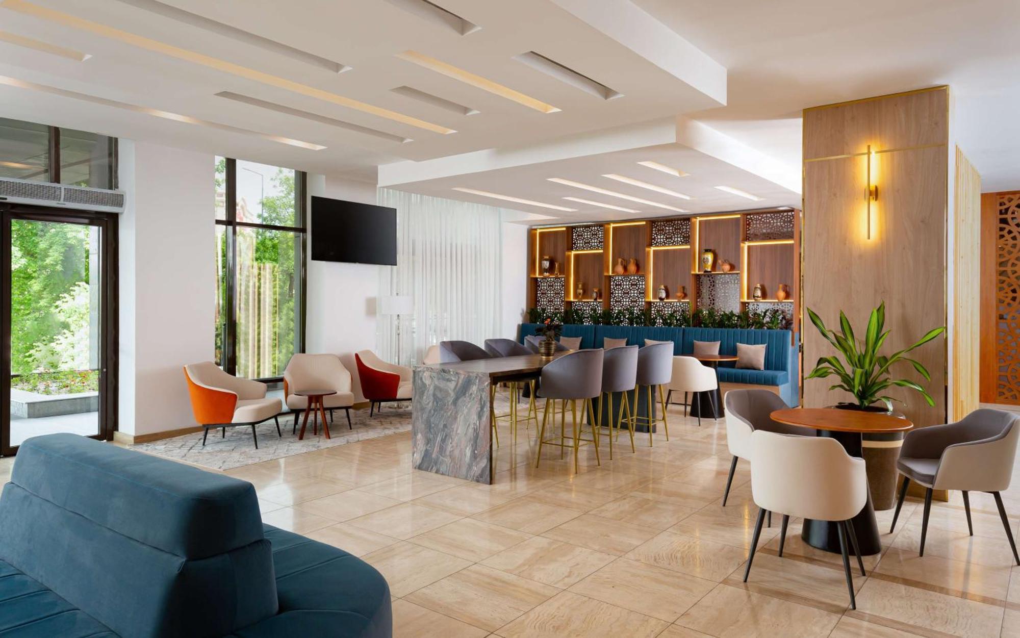 Doubletree By Hilton Shymkent Otel Dış mekan fotoğraf