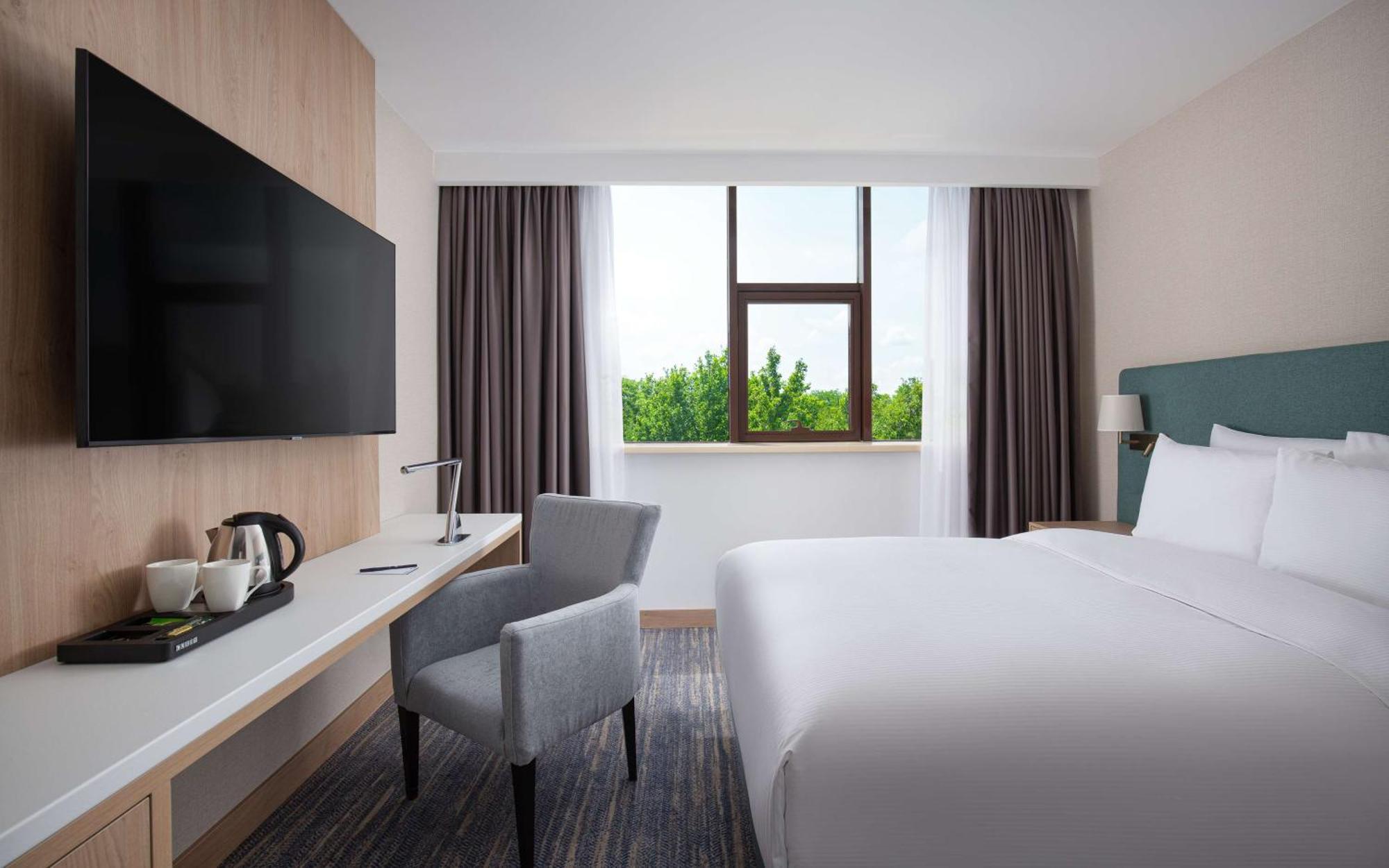 Doubletree By Hilton Shymkent Otel Dış mekan fotoğraf
