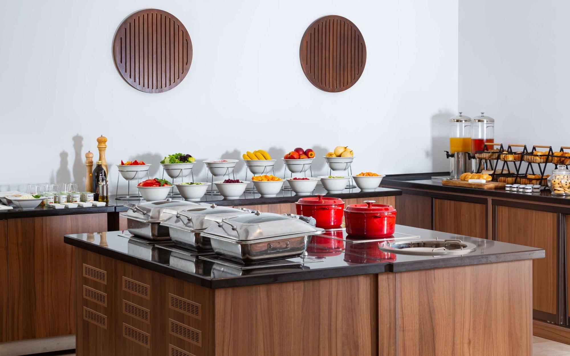 Doubletree By Hilton Shymkent Otel Dış mekan fotoğraf