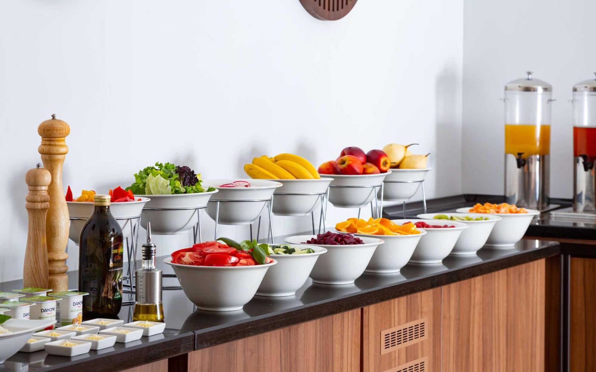 Doubletree By Hilton Shymkent Otel Dış mekan fotoğraf
