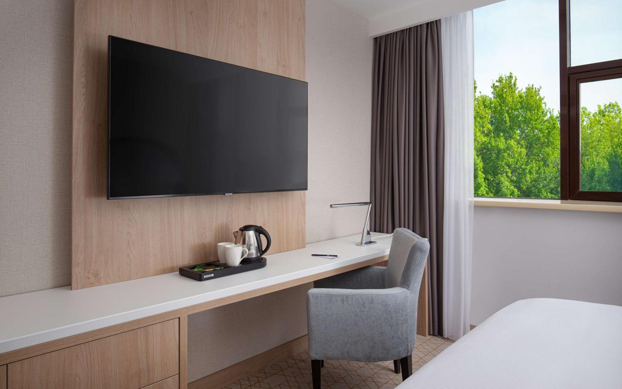 Doubletree By Hilton Shymkent Otel Dış mekan fotoğraf