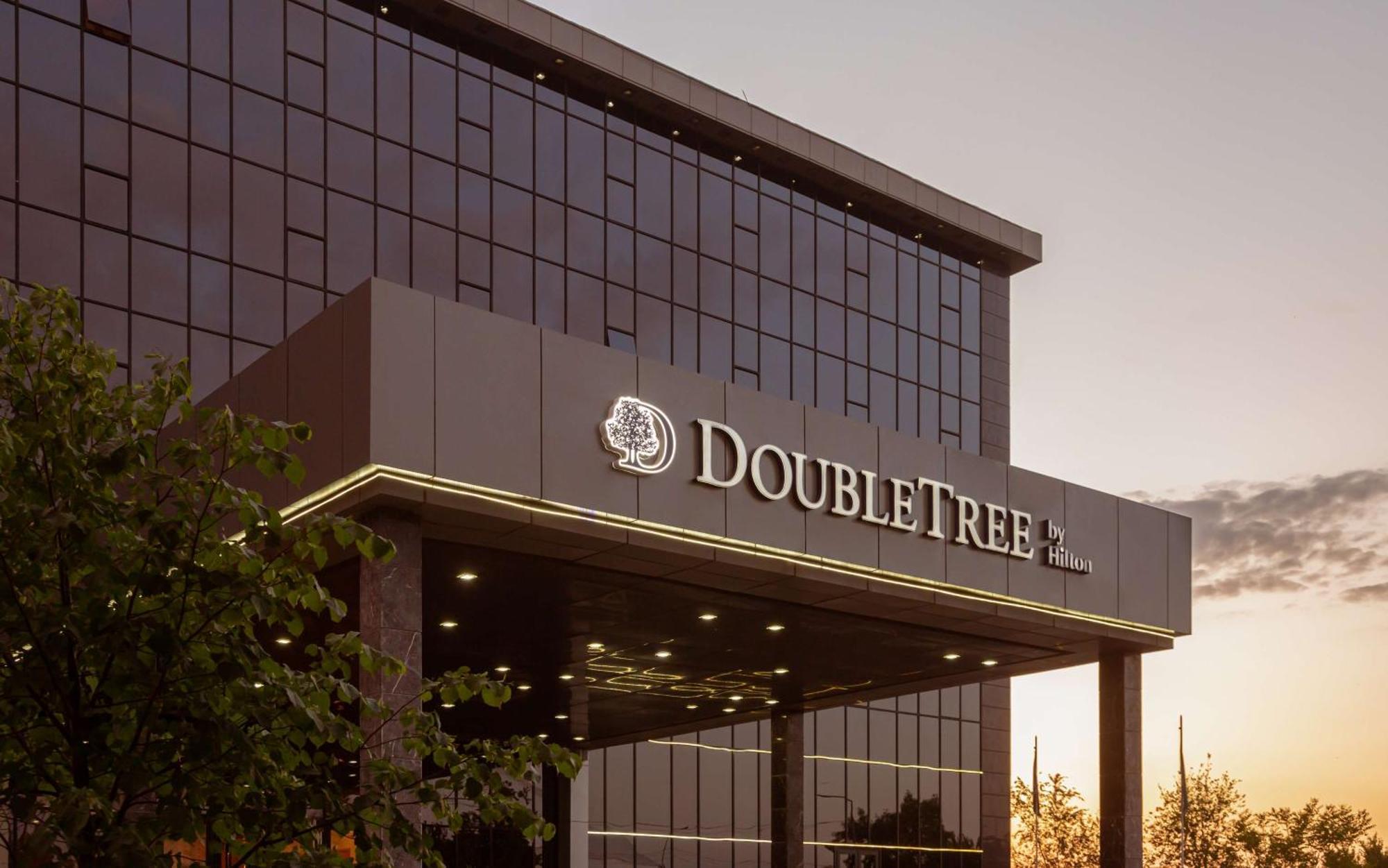 Doubletree By Hilton Shymkent Otel Dış mekan fotoğraf